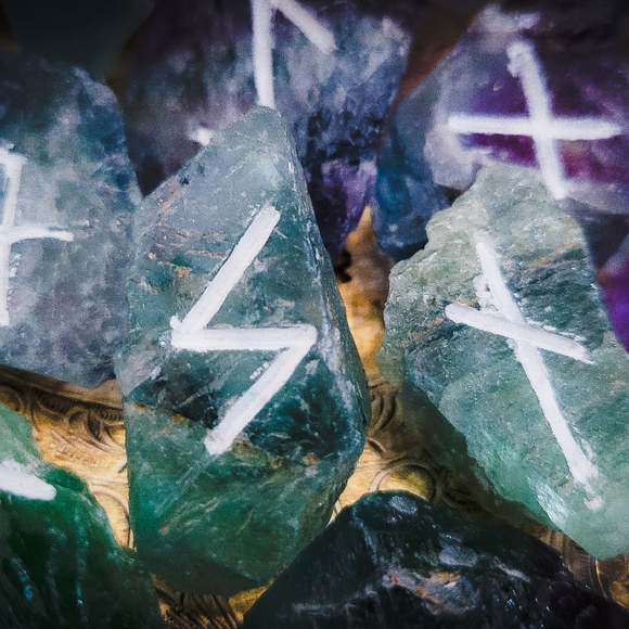 Handmade Runestone Mystery Box Set - Nordic Heathen Runes - Pagan Alter - Picture 8 of 10